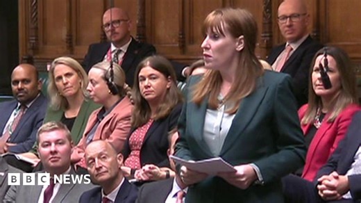 Cabinet crowd into Commons for Rayner's resignation speech