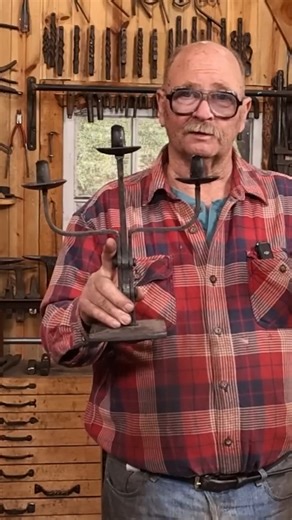 This leg vise transforms the workshop