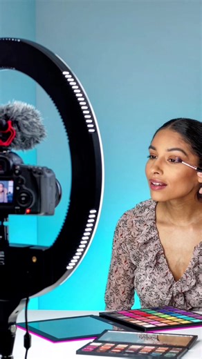 The lightweight, portable lighting set up you need! 💡 Shop the Kenro SmartLite range today! #lighting #photography #filmmaker #ringlight #smartlite