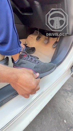 Drive Safe: The Risks of Barefoot Driving You Need to Know #drivingtips ###howtodrive #viralvideo #driverslicense #education #learndriving #drivingstudent #howtodriveperfectly #collage #foryou #pakistan #islamabad #students #shorts #bharakhu #crolla #barefoot #diabetes