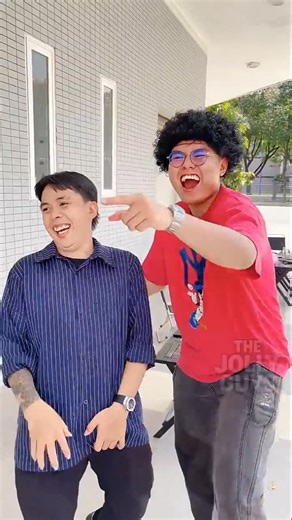 When Help Turns Awkward 😂 #shorts #funny #comedy #awkward #hoangeight