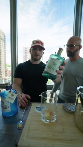 How to properly make a Tom Collins!🍋