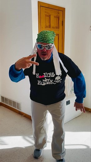 @boofersofbutler What do you think of Bob's costume? | The Rock Station 977