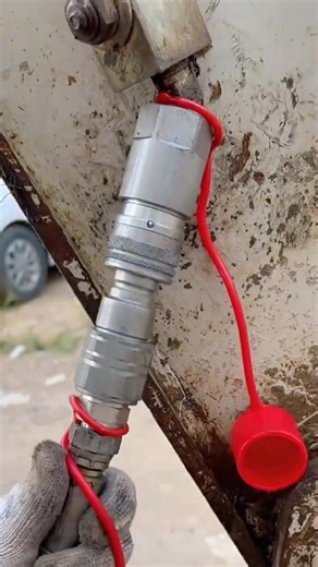 Rentonehose on Instagram: "quick coupler installation #QuickCouplerInstallation #TractorAccessories #HydraulicHoses #HydraulicCylinder #HighPressureSystems #HeavyMachinery #HydraulicPower #HydraulicConnections #FarmingTechnology #AgriculturalEquipment #TractorLife #HydraulicFittings #EquipmentMaintenance #HydraulicFluid #FarmMachinery #TractorRepair #HeavyEquipment #HydraulicSystem #tractors"