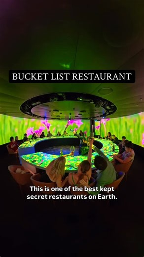 escape.video on Instagram: "And it’s floating 🤭 This is the 360 experience onboard the Discovery Princess by @princesscruises It’s one of the coolest dining experiences we’ve had and we still can’t believe it’s on a ship!! If you plan on cruising on the Discovery Princess or already have a trip locked in - make sure to book this 🤌🏼"
