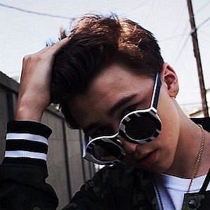 Garren Stitt Girlfriend 2025: Dating History & Exes - CelebsCouples