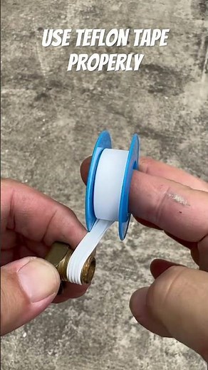 Teflon tape pipe threads like a pro! #plumbing #plumbinghacks