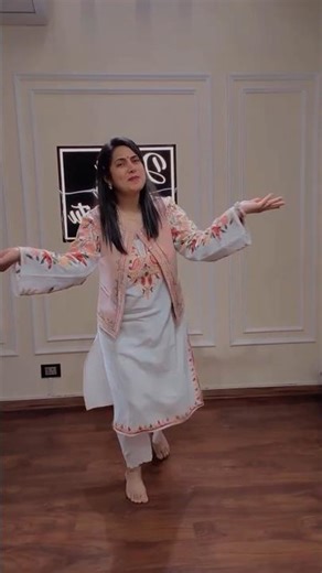 #ritukapkoti #song #dancechoreography #dance #dancemoves #expression #oldisgoldsongs