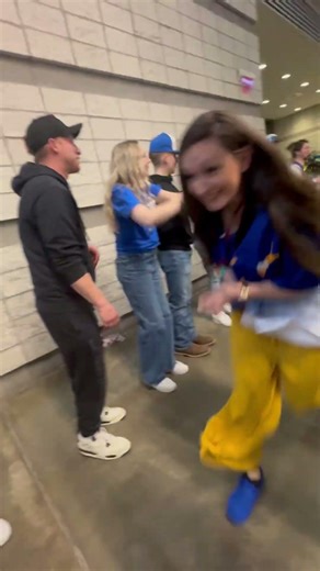 Cheer tunnel for our teams ✨💙💛 #cheerleading #pittsburgh #wv #teamspirit #firedup #msca #letsgo