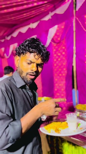 Esha kis ke sath huva😜 #comedy #funny #youtubeshorts