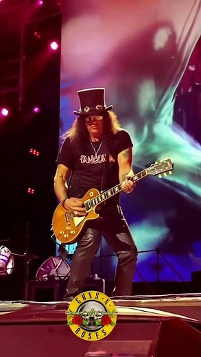 🔴 Axl Rose Screams, Slash Delivers Face-Melting Solo