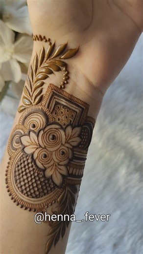 Latest Floral Bunch Patch Mehendi Henna Design 🤎 Unique Mehandi #mehndi #henna #mehendiartistry