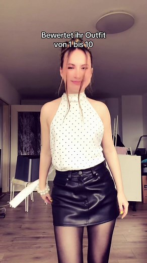 Coole dynamische Posen: Outfit bewerten von 1 bis 10