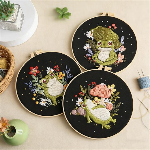 Cute Frog Embroidery Kit for Beginners Modern, Intricate Floral/Floral Art Kit with Hoop, DIY Starter Craft Kit for Adults