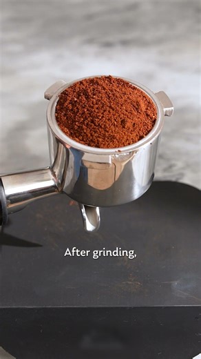 A good tamp can change everything ☕ #homebrewing #coffee #homebarista
