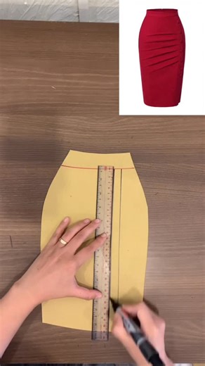 @mama.hanyy on Instagram: "Modellismo: Gonna a Matita ✏️👗 | Professional Pencil Skirt Design #sewing #fashionmodel #design"