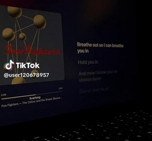 Understanding 'Everlong' by Foo Fighters: Lyrics and Meaning