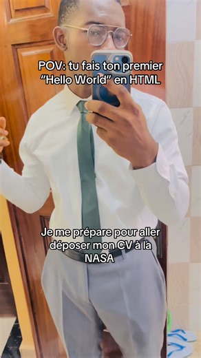 Alex on Instagram: "Le flex quand tu fais ton premier “Hello world” en HTML 😂 #informatique #developpeur #webdeveloper #frontend #programming"