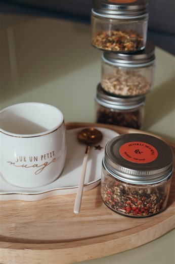 L'institut Bessines on Instagram: "🌿 Gingerly, le rituel bien-être qui prolonge votre détente… même après le soin. Leurs infusions ayurvédiques, sans caféine, apaisent le corps et l’esprit tout en douceur. Après un soin, je vous propose une tasse pour prolonger la sensation de calme… et vous repartirez avec votre moment cocooning à la maison. ✨ Chaque sachet contient un QR code donnant accès à un petit rituel : mantra, méditation ou yoga doux. 🫖 Les infusions Gingerly sont désormais disponible