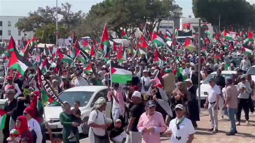 Cape Town today. Pro-Palestine groups are marching in Cape Town, urging the South African government to cut ties with Israel over genocide allegations. 27 Sep 2025 #newsnexussa #news | News Nexus SA