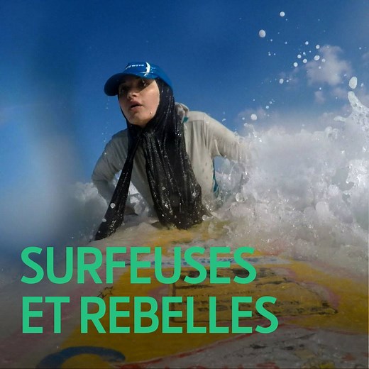Elle a 18 ans, elle s’appelle Sabah. C’est l’unique surfeuse de Gaza. 🇵🇸🌊🏄‍♀ ➡ so.arte/surfeuses-et-rebelles-ads | ARTE