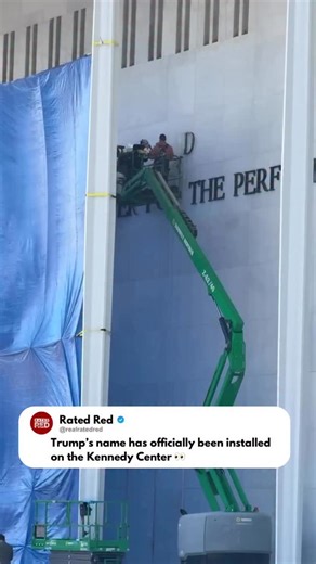 In Washington D.C. the Kennedy Center for the Performing Arts now carries President Donald Trump’s name alongside John F. Kennedy’s after his board voted to rename the institution The Donald J. Trump and The John F. Kennedy Memorial Center for the Performing Arts and crews installed new lettering on the iconic building. The move came fast and has triggered major backlash. Members of the Kennedy family slammed the name change as inappropriate and possibly illegal, arguing only Congress can alter 