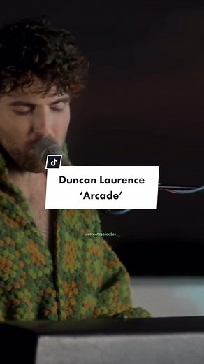 Duncan Laurence Live Performance of Arcade at Capitol Records Rooftop
