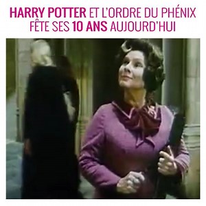 Il y a 10 ans, Dolores Ombrage arrivait à Poudlard pour le plus grand plaisir d'Harry Potter ! Le 5e tome "Harry Potter et l'Ordre du Phénix" fête ses 10 ans ⚡ | Cosmopolitan France