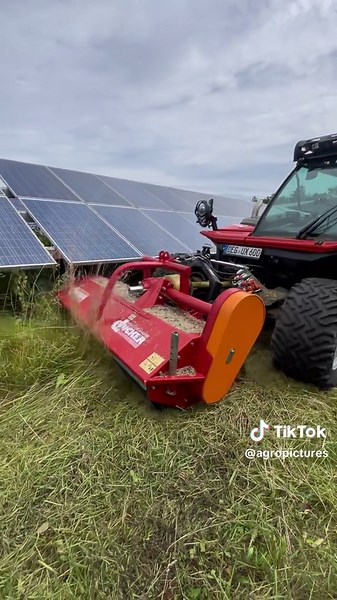 Solarpark mulchen mit Reform Metrac H95