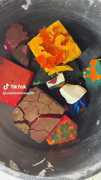 Extreme Dust ASMR Experience with Cornstarch