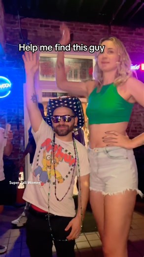 6’6” Blondi Dancing With a Short King 😂