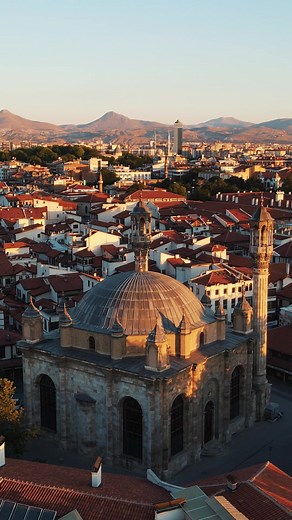 There are a thousand ways to kneel and kiss the ground; there are a thousand ways to go home again Magnificent #Turkey #love #Rumi #poem #life #konya #wisdom #rumiquotes #turkiye #poet | Rumi life and works