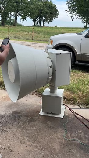 Federal signal 2001 rotation #federalsignal #2001siren #rotation #siren #sirentok #foryoupage @Whelen Engineering