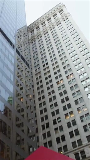 Applications for Sotheby’s Summer Institute 2026 are open now! From learning the intricacies of running galleries and museums to exploring painting and drawing techniques throughout history, our two-week summer courses for teenagers are designed to engage, inspire, and fuel creativity. Taught in the heart of New York City by leading scholars and professionals in the art world, each course draws on the global expertise of Sotheby’s Institute of Art and takes students behind the scenes of world cl