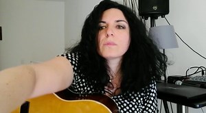 Mamma la rondinella - Canzone folk pugliese | Isabella Longo