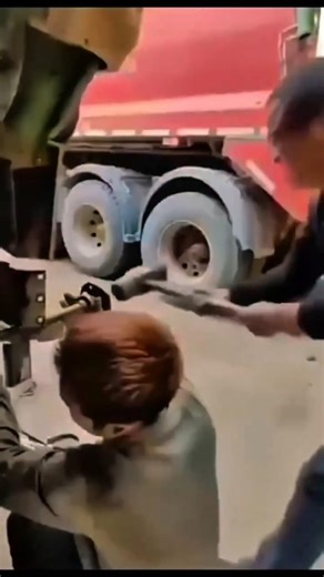 wait for end 😂 #TechComedy #ViralTrends, #ComedySkits #HumorousInventions #comediantm #explorepage