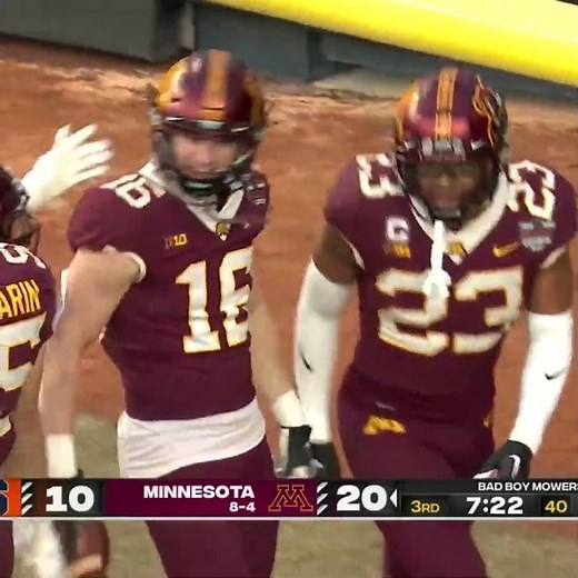 Minnesota's Coleman Bryson read this play perfectly for a pick-six!!
