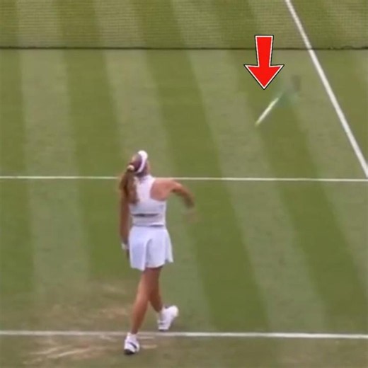 Mirra Andreeva Throws Racket After Loss to Barbora Krejcikova