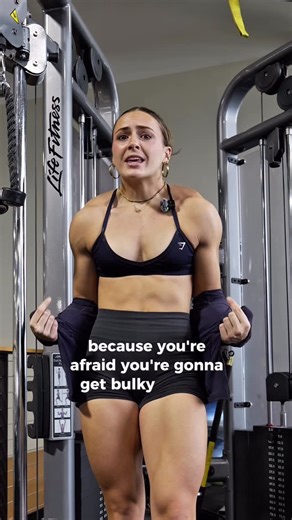 Jordan G Bradburne on Instagram: "Afraid to lift weights because you’re afraid of getting “bulky”? Here’s the science: ✨ Building noticeable muscle takes years of structured training, progressive overload, high protein intake, and often a calorie surplus. ✨ Women have lower testosterone and muscle protein synthesis rates, making hypertrophy (muscle growth) significantly harder than in men. ✨ A basic strength program won’t make you bulky. But it will likely make you: • Stronger • Leaner • More co