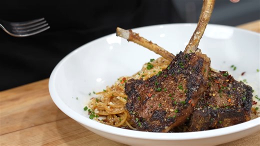 How to make lamb chop garlic noodles at home
