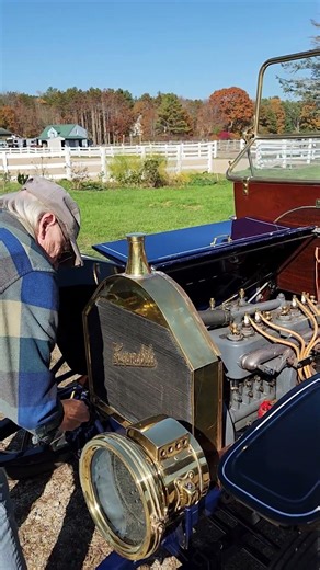 Cold start 1909 Hupmobile.