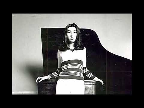 荒井由実 ～ 雨の街を (1976年NHKスタジオにおけるライブ音源) ④