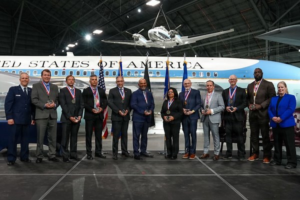 AFRL’s 711th Human Performance Wing welcomes new commander during change of command ceremony