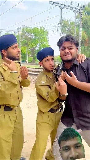 train ke upar itne aj to pus gaya #funny