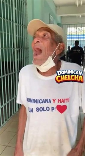 El viejo protesta por dos gallinas 😂 #parati #humor #republicadominicana