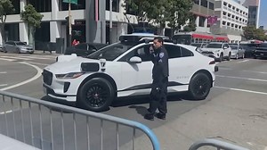 Driverless robo-taxis malfunction, cause huge traffic headache to city hosting concert