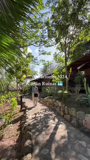 ¡Sumérgete en la historia y la belleza de Copán Ruinas! Disfruta de una estancia inolvidable en Mayan Hills Resort. 🏞️ No te quedes sin vivir esta experiencia ¡Reserva ahora! 🦋 •• www.mayanhills.com . •¡Contáctanos! 📲 2651-3657 • 9491-6062 . . #Honduras #travel #CopánRuinas #mariposario #adventure #tourism #vacations #mayanhillsresort #hondurasisgreat #copanruinas #copan #vacacionescopan #hoteldemontaña #visitcopanruinas #rusticcottage #rustichotel