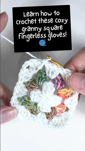 Learn how to crochet these cosy granny square fingerless gloves! 🧶