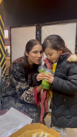 #teasonscafe #takeaway #takeawaymenu #pizza #pizzatime #pizzalover #vmall #vmallsialkot #foodplace #foodporn #foodie #foodoffers #burgermeal | Sajal Malik