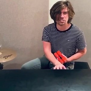 If your like us bed time has been turned upside down since we started sheltering at home. Here’s another Song to celebrate 20 year of H.net, members can watch the full thing in the hanson.net | Hanson